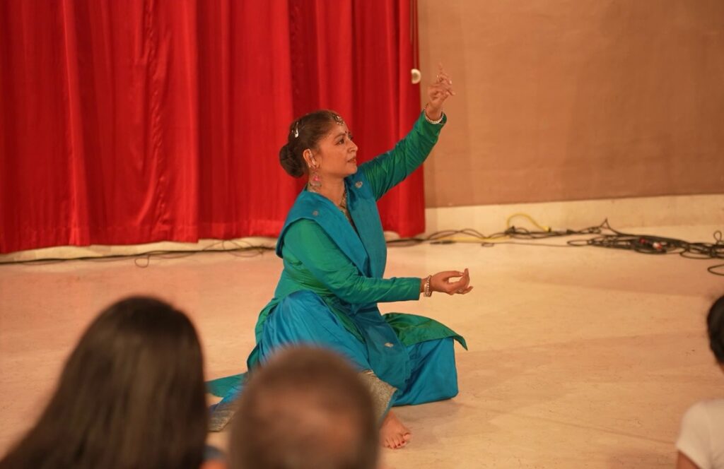 Vahi hai Kadamb, Zora the Buddha, New Delhi