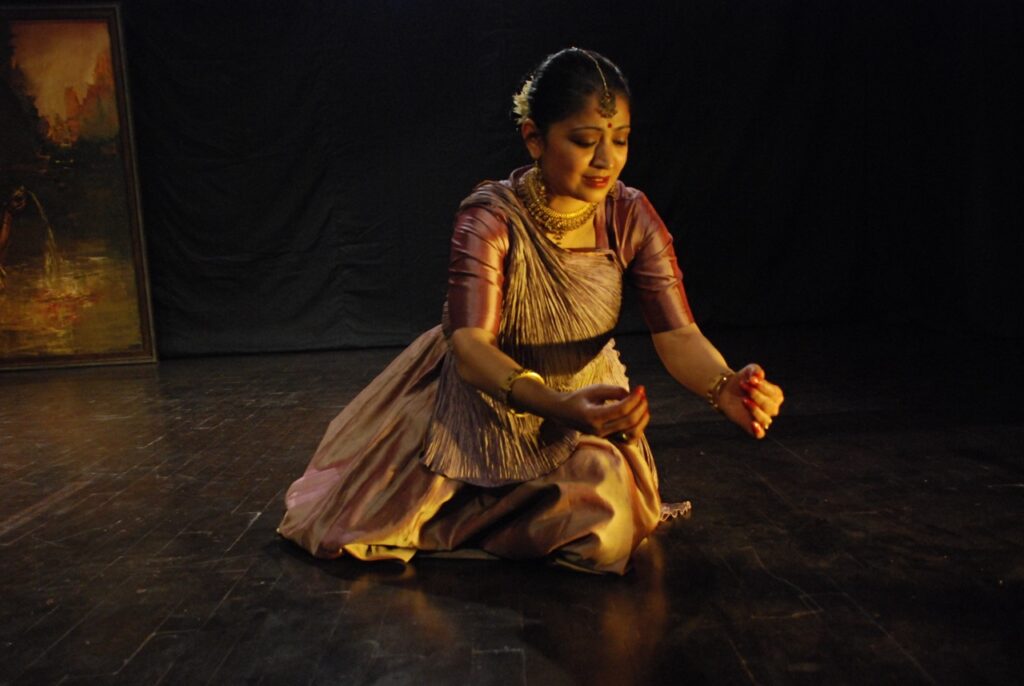 Kathak solo at Kathak Baithak, Saraswati Music College, New Delhi.
